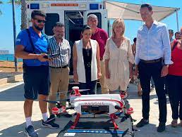 La Generalitat presenta en Alicante el servicio de drones de salvamento para combatir ahogamientos