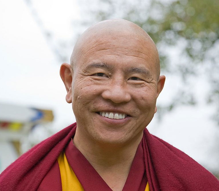 El renombrado lama tibetano Jhado Tulku Rimpoché en El Campello