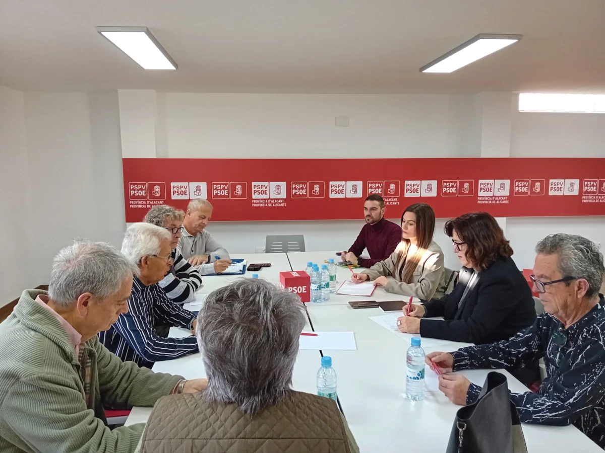 El Grupo Socialista de la Diputación se reúne con las asociaciones afectadas por el vertedero de El Campello